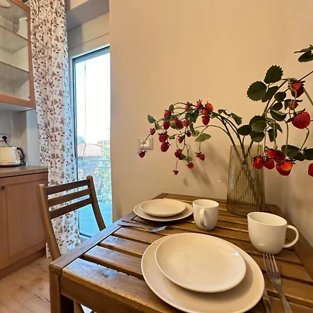 Eja 4 * Τίρανα